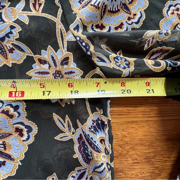 ⭐️ Zara Basic Printed Sheer Flowy Long Sleeve Blouse Ruffle Collar Size MEDIUM - Picture 7 of 10